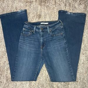 726 Levi's
High-Rise Jeans